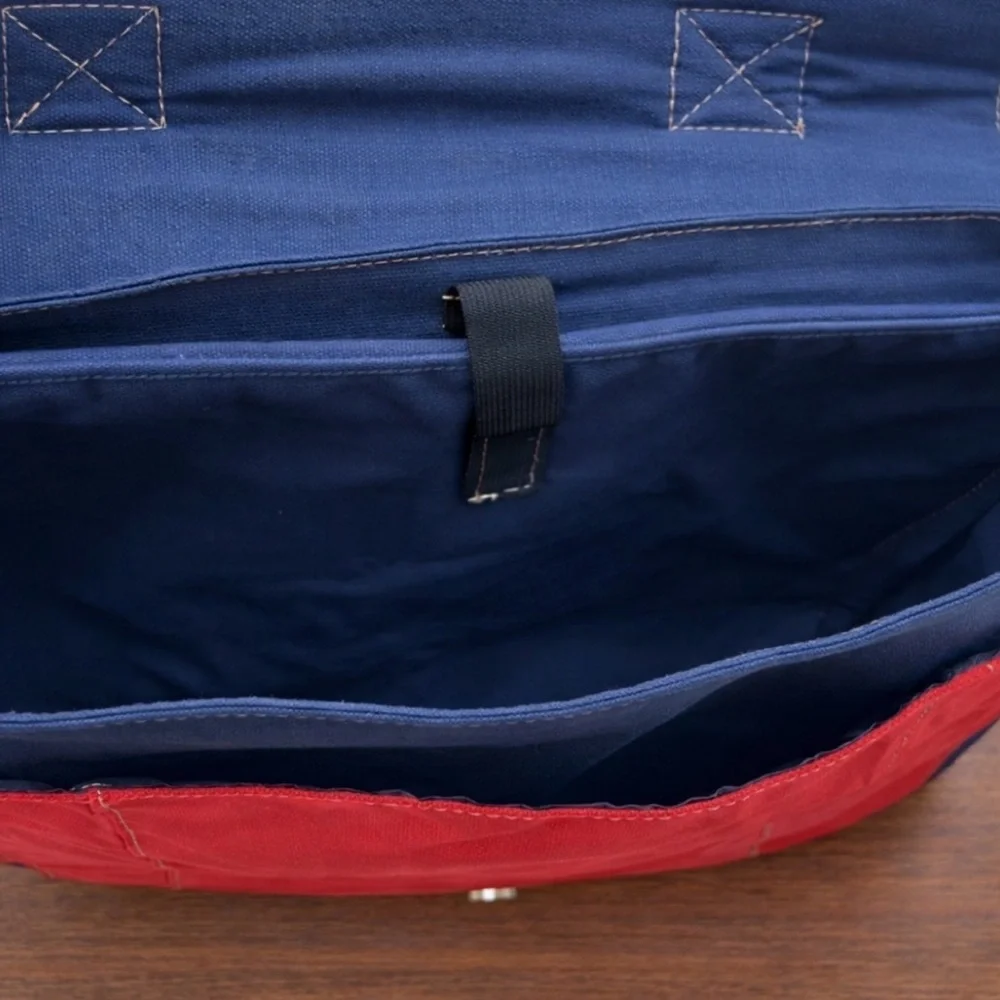 WB Felt Canvas Messenger Bag Warner Bros Navy Red Adjustable Strap Crossbody